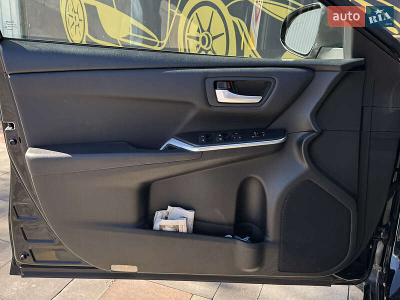 Седан Toyota Camry 2016 в Киеве фото 11 Седан Toyota Camry 2016 в Киеве