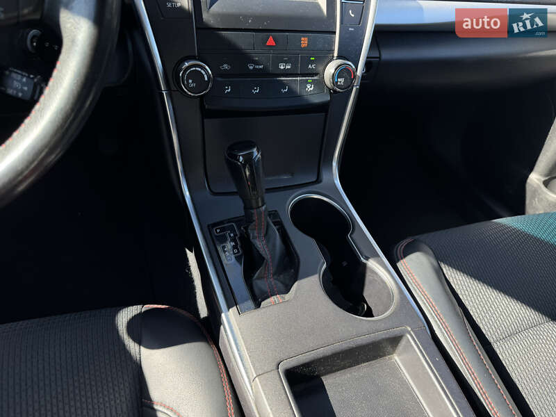 Седан Toyota Camry 2016 в Киеве фото 28 Седан Toyota Camry 2016 в Киеве