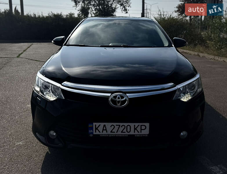 Седан Toyota Camry 2017 в Кривому Розі