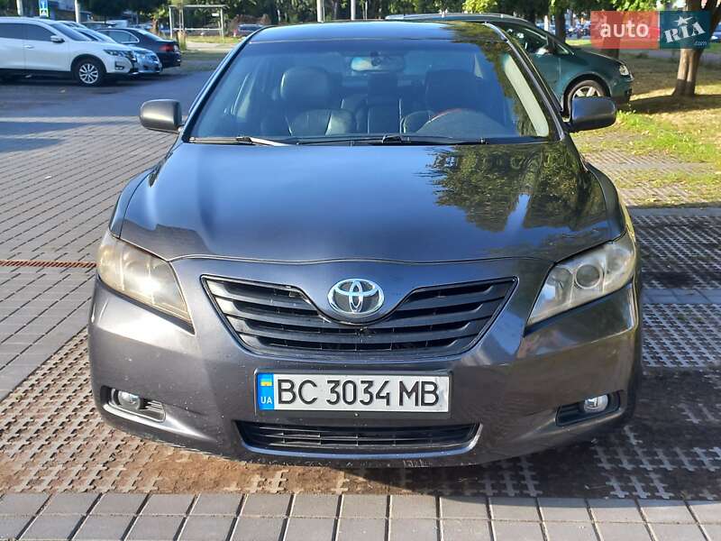 Седан Toyota Camry 2007 в Львові