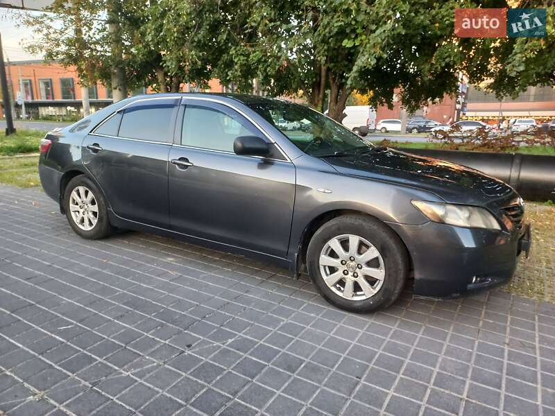 Седан Toyota Camry 2007 в Львові