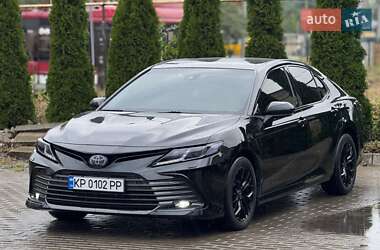 Седан Toyota Camry 2022 в Ивано-Франковске