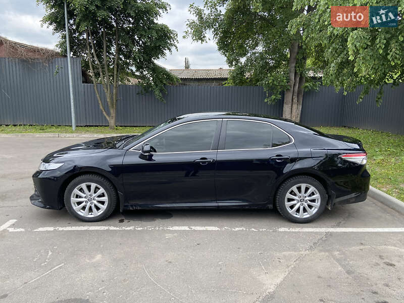 Седан Toyota Camry 2017 в Житомире