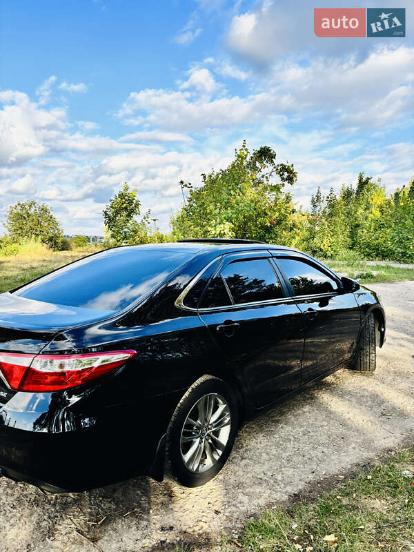 Седан Toyota Camry 2015 в Гайсине