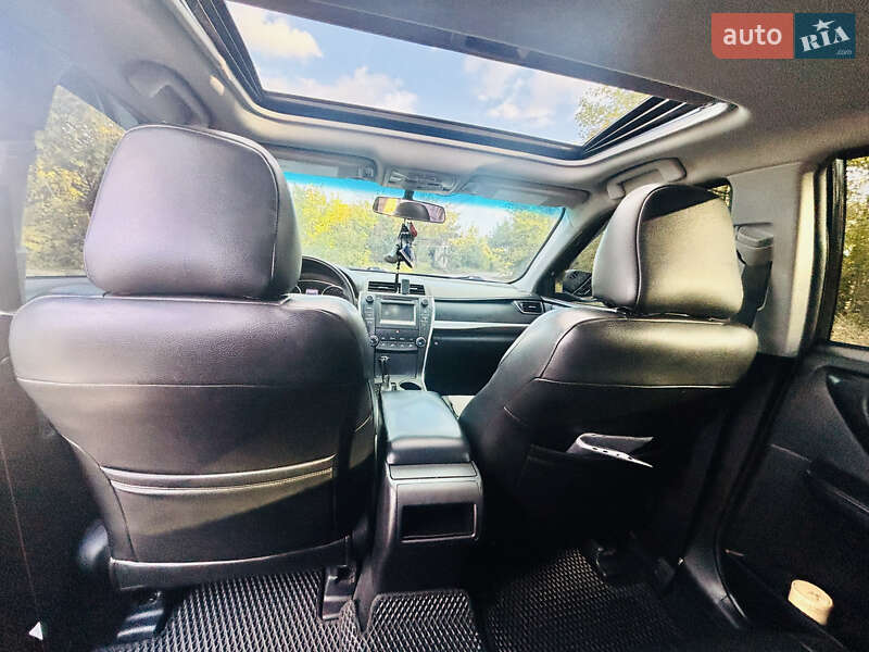 Седан Toyota Camry 2015 в Гайсине