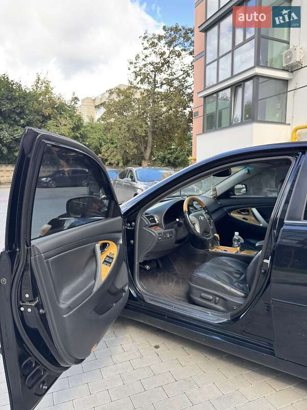 Седан Toyota Camry 2007 в Луцьку