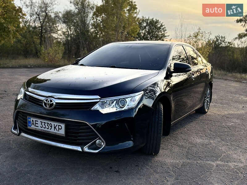 Седан Toyota Camry 2015 в Покрові