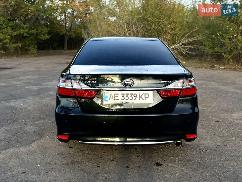 Седан Toyota Camry 2015 в Покрові