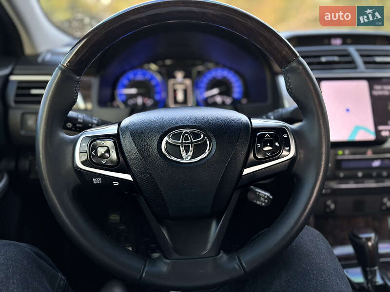 Седан Toyota Camry 2015 в Покрові