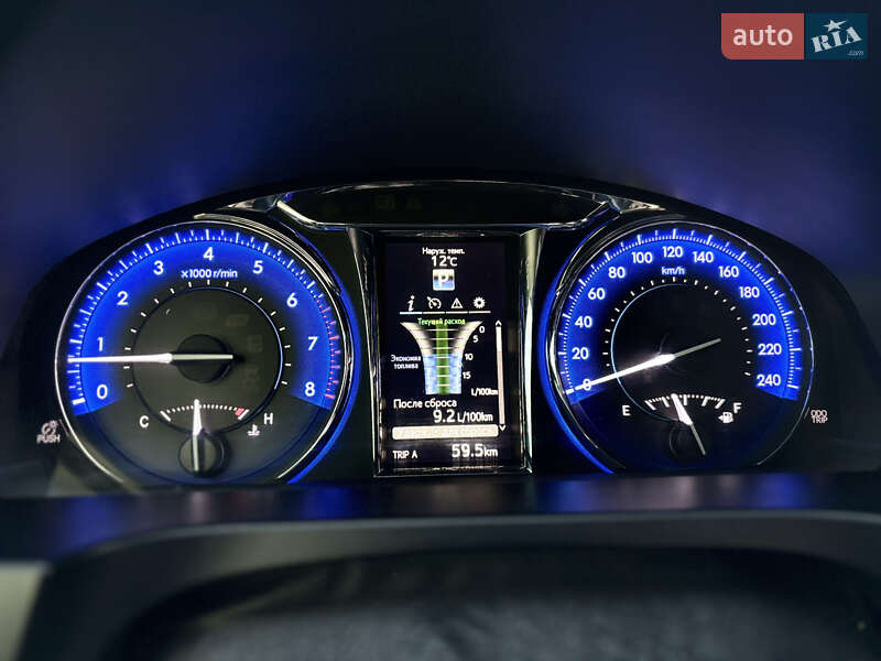 Седан Toyota Camry 2015 в Покрові