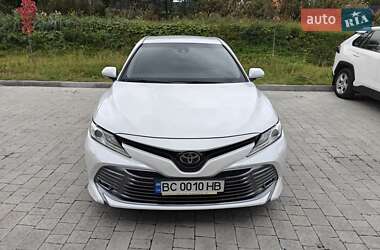 Седан Toyota Camry 2017 в Львове