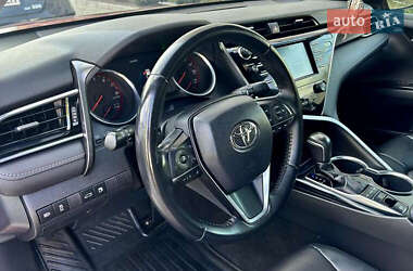 Седан Toyota Camry 2018 в 