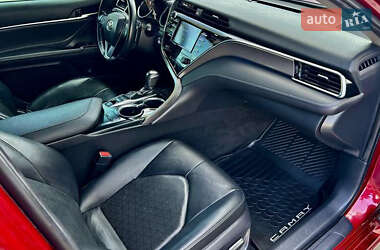 Седан Toyota Camry 2018 в 