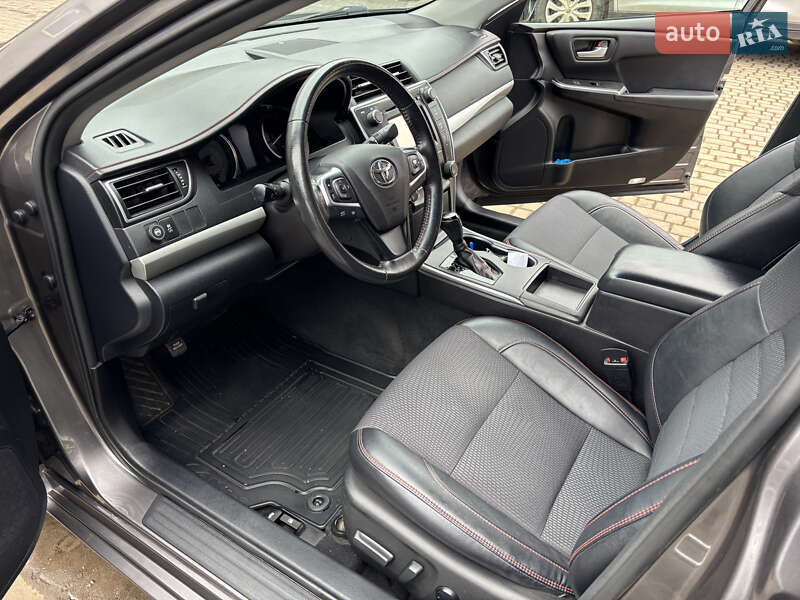 Седан Toyota Camry 2016 в Одесі