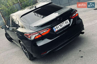 Седан Toyota Camry 2021 в 
