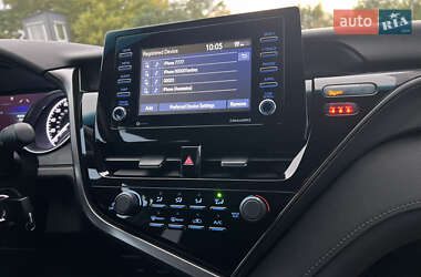 Седан Toyota Camry 2021 в 