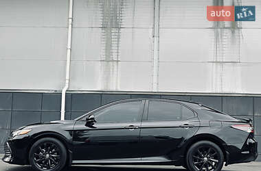 Седан Toyota Camry 2021 в 
