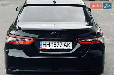 Седан Toyota Camry 2021 в 