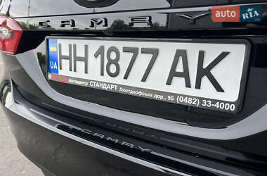 Седан Toyota Camry 2021 в 