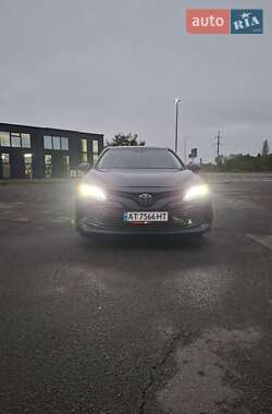 Седан Toyota Camry 2018 в Івано-Франківську