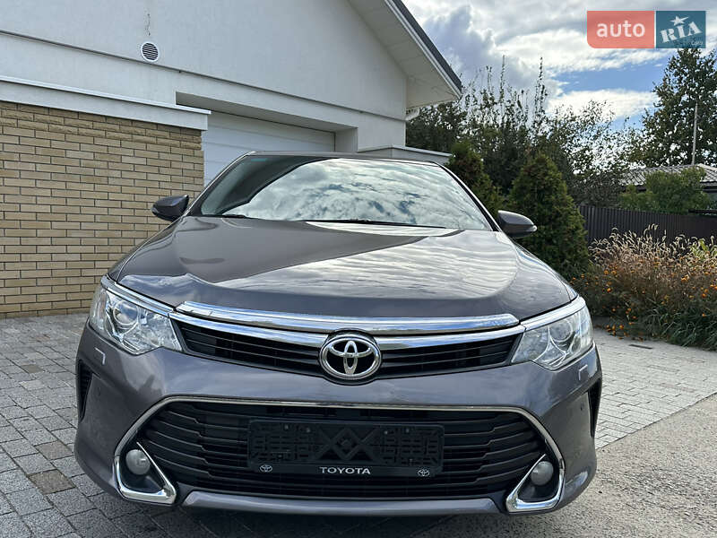 Седан Toyota Camry 2015 в Харькове