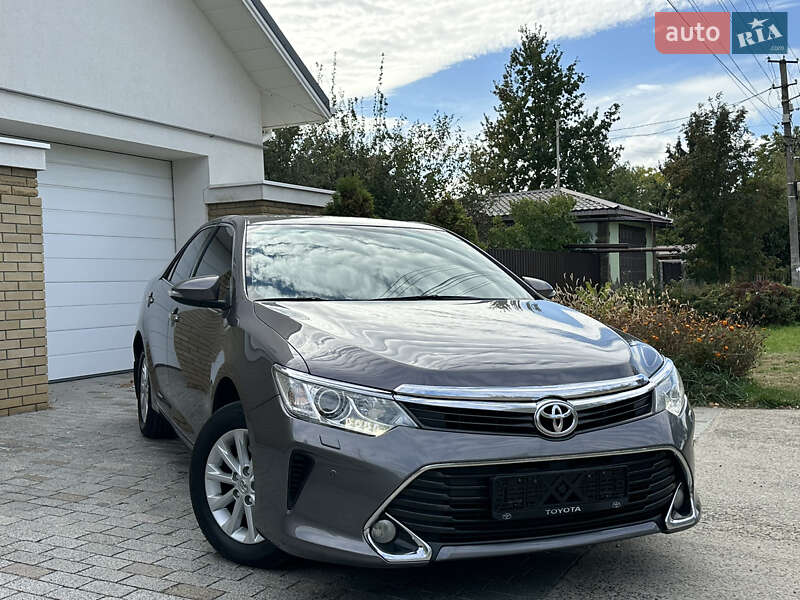 Седан Toyota Camry 2015 в Харькове
