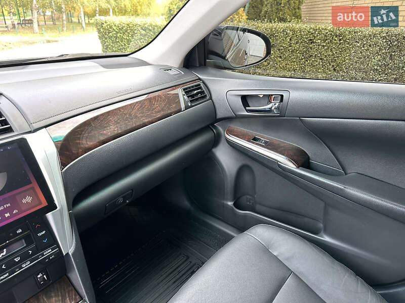 Седан Toyota Camry 2015 в Харькове