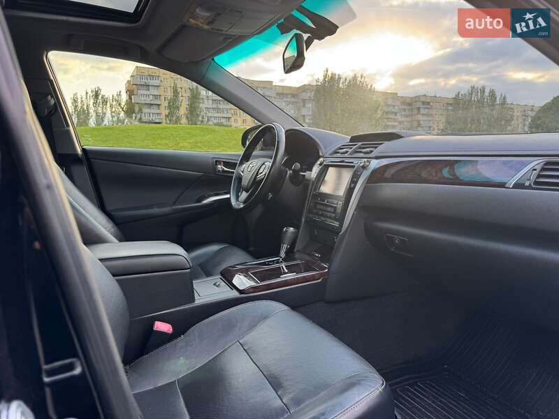 Седан Toyota Camry 2014 в Днепре