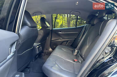 Седан Toyota Camry 2023 в 