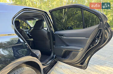 Седан Toyota Camry 2023 в 