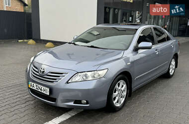 Седан Toyota Camry 2008 в Виннице