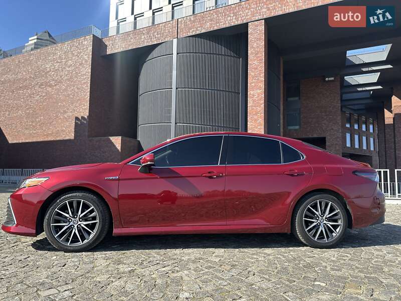 Седан Toyota Camry 2020 в Днепре