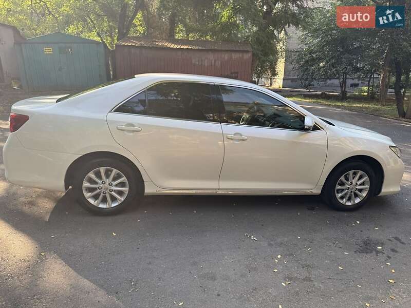 Седан Toyota Camry 2011 в Запоріжжі