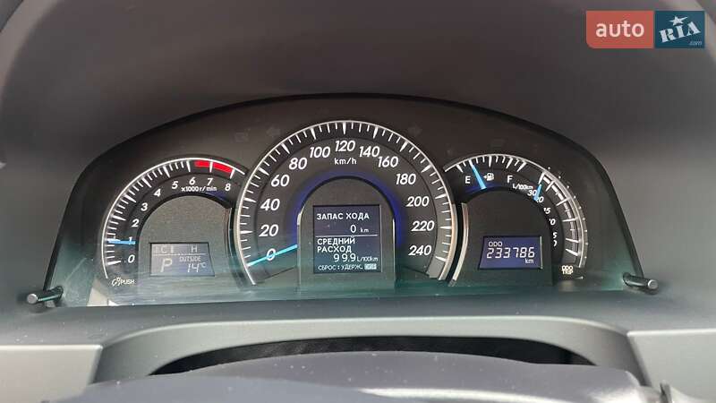 Седан Toyota Camry 2013 в Івано-Франківську