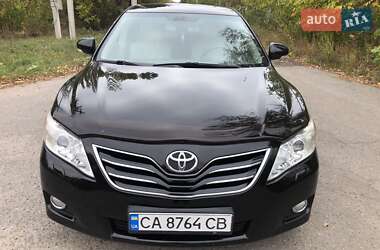 Седан Toyota Camry 2010 в Черкассах