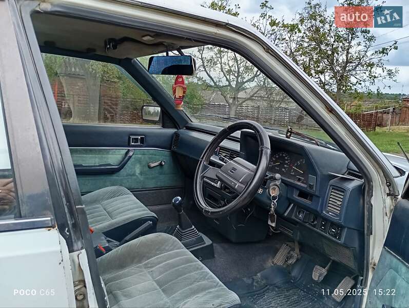 Седан Toyota Camry 1985 в Первомайске