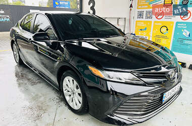 Седан Toyota Camry 2019 в Києві
