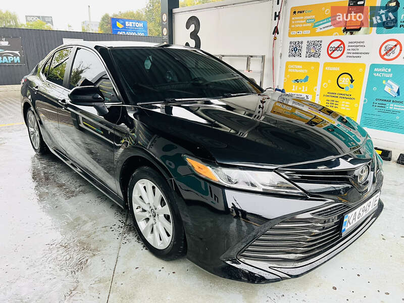 Toyota Camry 2019