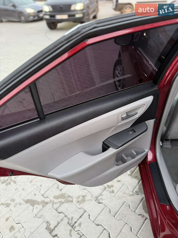 Седан Toyota Camry 2017 в Львові