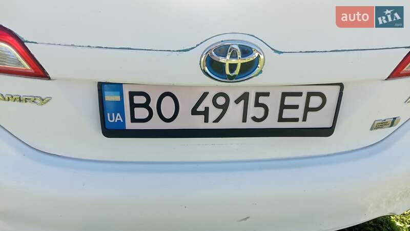 Седан Toyota Camry 2014 в Тернополі