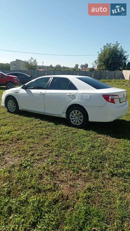 Седан Toyota Camry 2014 в Тернополі