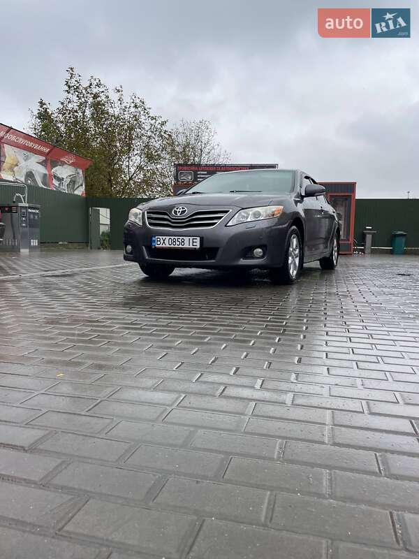 Седан Toyota Camry 2010 в Полонном фото 12 Седан Toyota Camry 2010 в Полонном