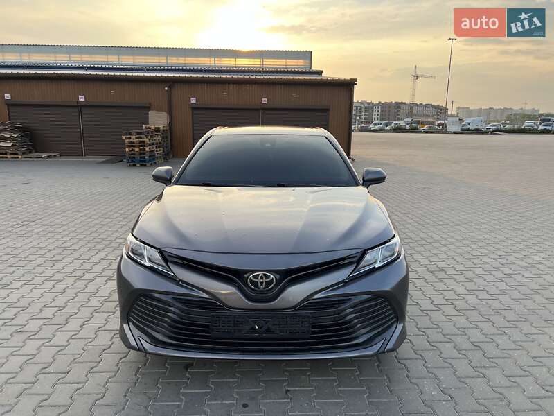 Toyota Camry 2018