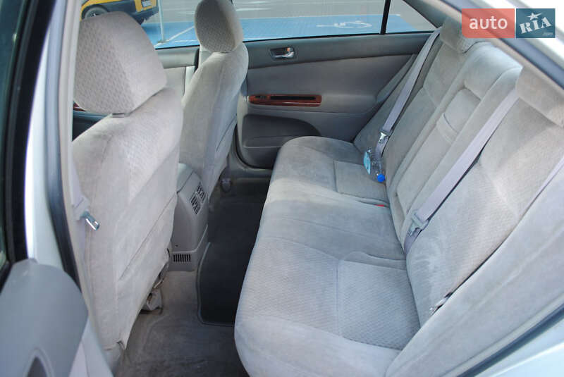 Седан Toyota Camry 2002 в Дрогобичі