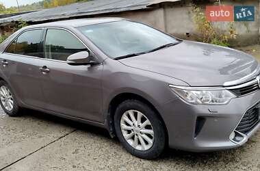 Седан Toyota Camry 2016 в Києві