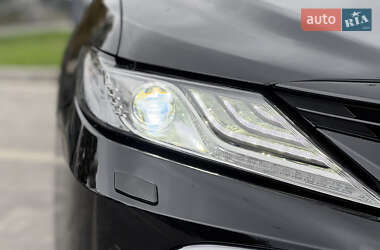 Седан Toyota Camry 2021 в 
