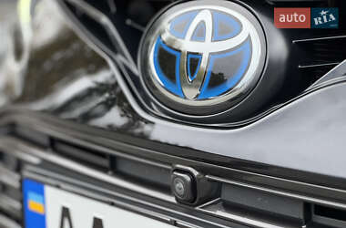 Седан Toyota Camry 2021 в 