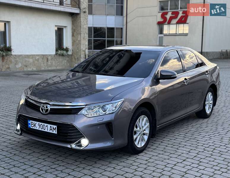 Toyota Camry 2016