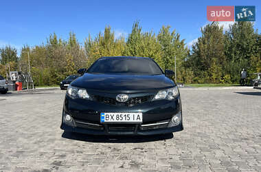 Седан Toyota Camry 2013 в Хмельницком