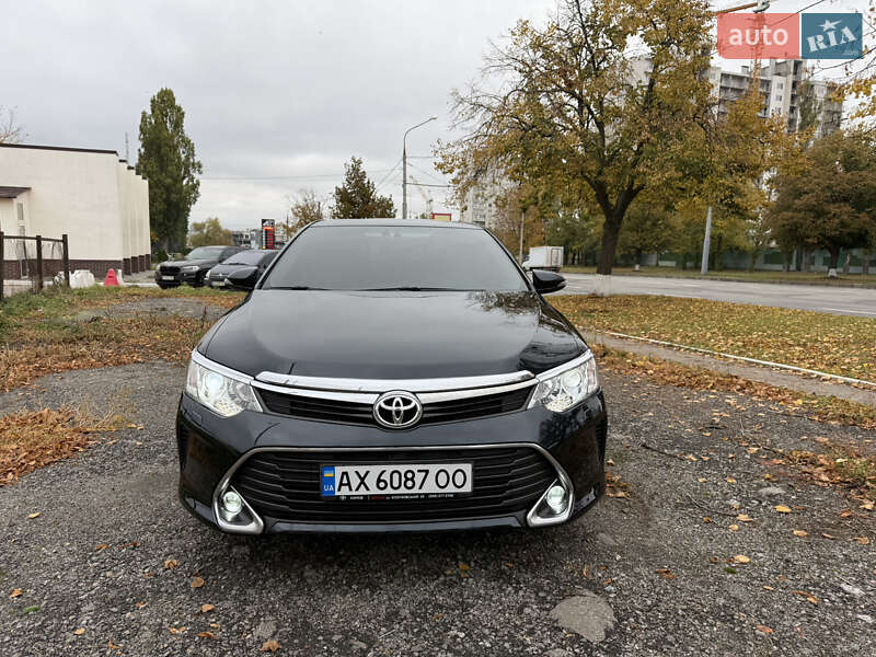 Toyota Camry 2016